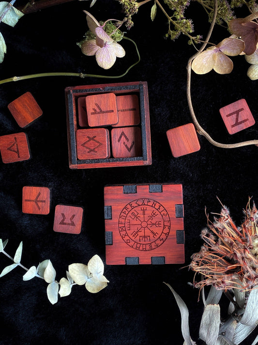 Vegvisir (Protection) | Elder Futhark Box and Runes | Padauk